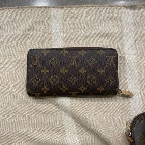 Louis Vuitton Monogram Zippy Wallet Top Round Zipper
